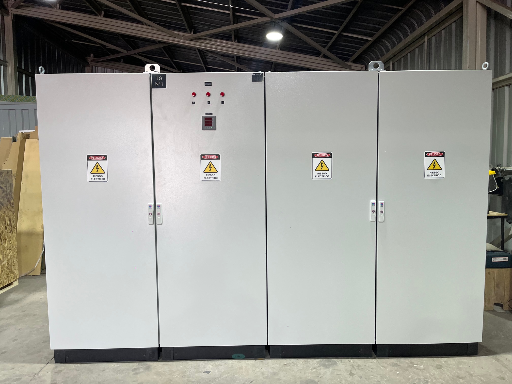 Tablero eléctrico integrado por Precast